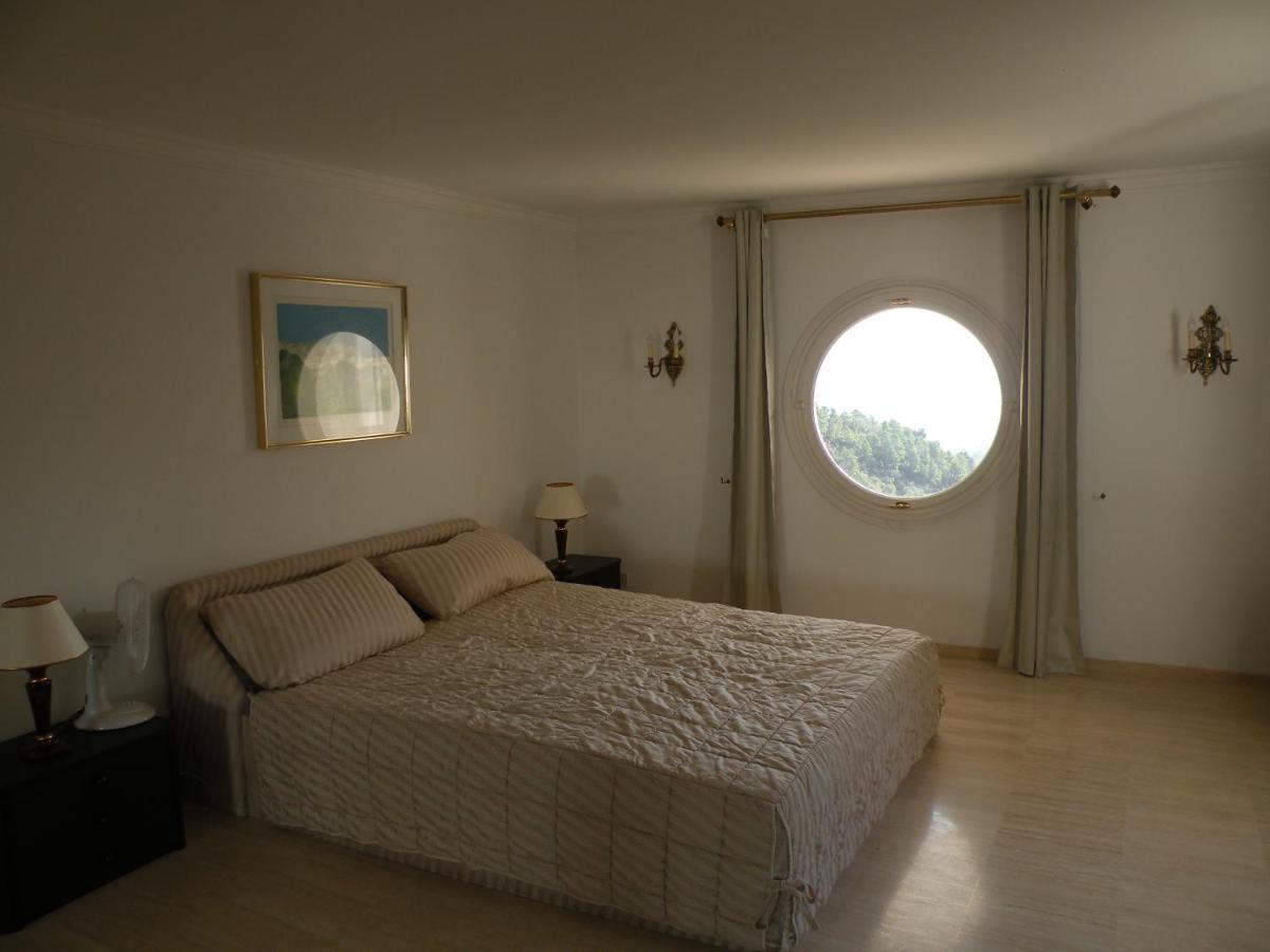 Guest house Chambre Vue Feerique Panoramique Calme Piscine Xxl Frejus